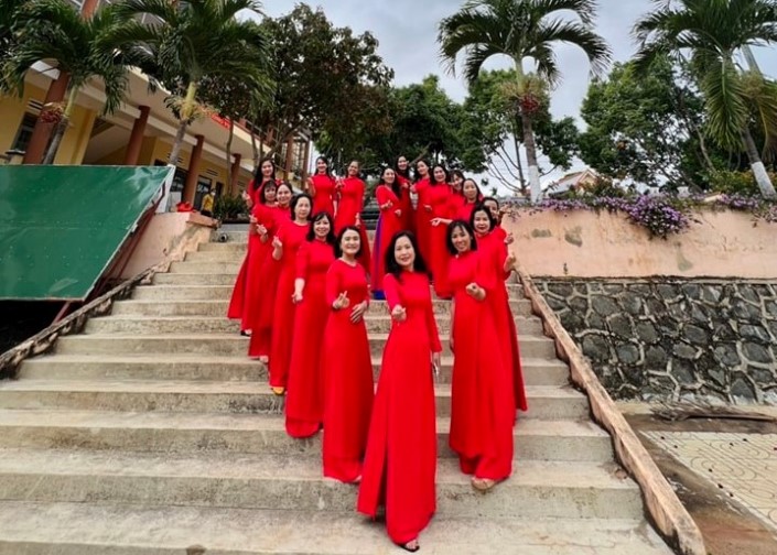 nu co quan chinh quyen huong ung tuan le ao dai 2